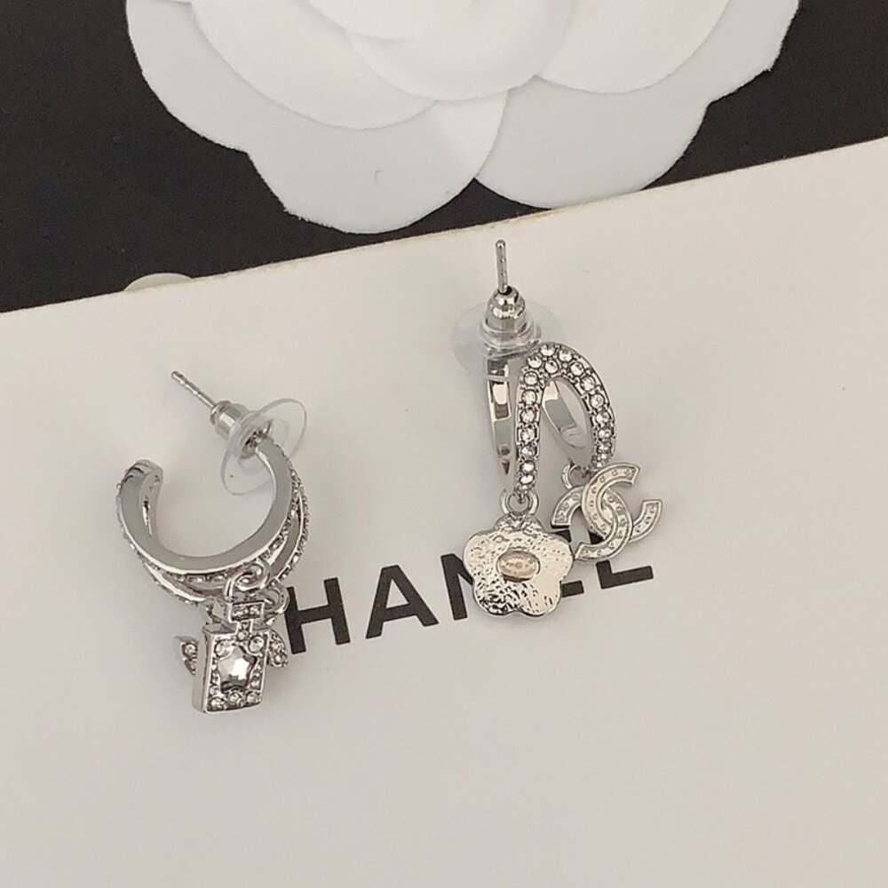 Chanel earrings - Picture 2 of 5